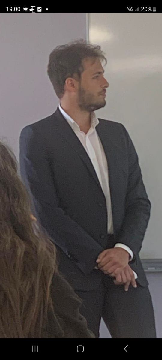 Aymerik - Gay male à Laura Profil de Aymerik, 43 ans, Gay male à Laura (Grisons)