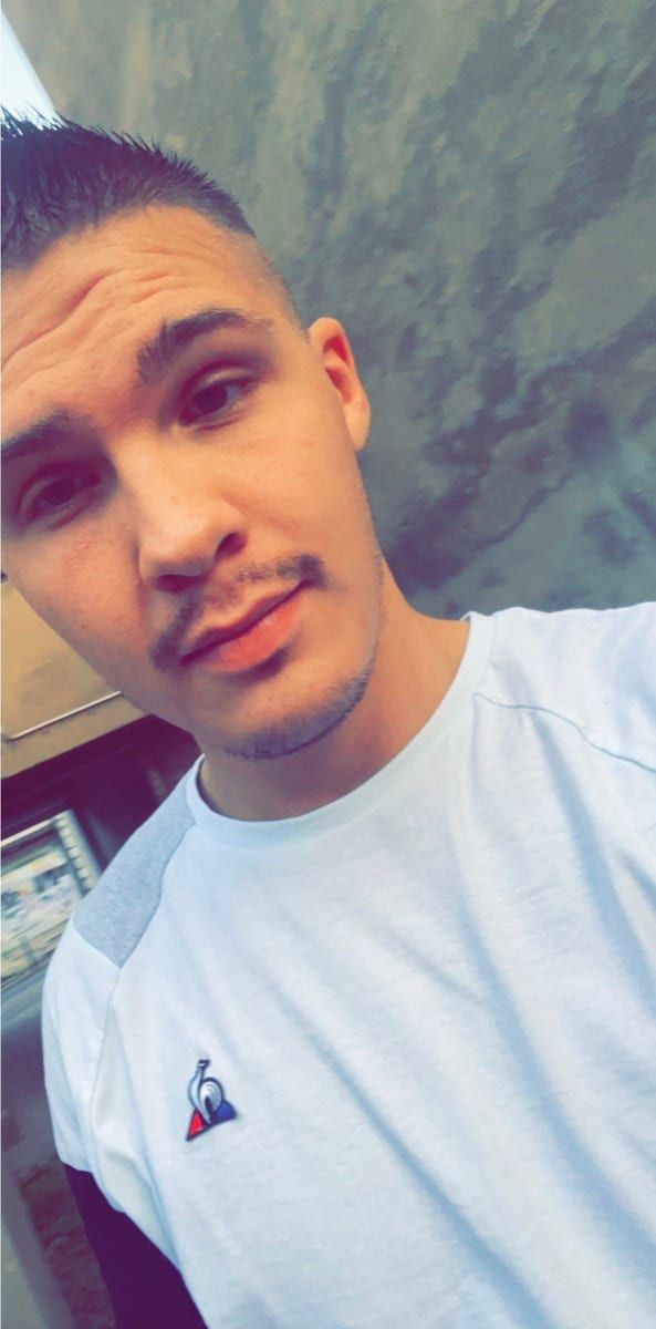 Rico - Gay male à Schattenhalb Profil de Rico, 34 ans, Gay male à Schattenhalb (Berne)