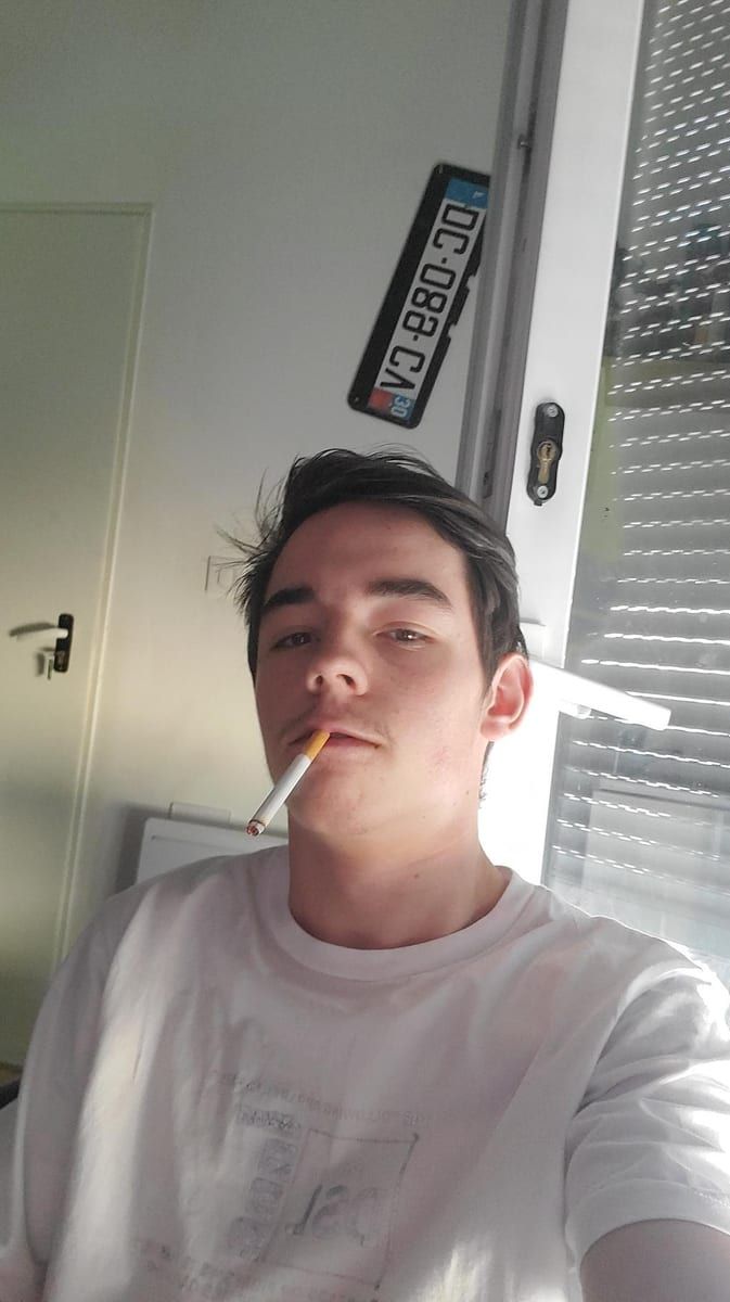 Abdel-jalil - Gay male à Zumholz Profil de Abdel-jalil, 26 ans, Gay male à Zumholz (Fribourg)