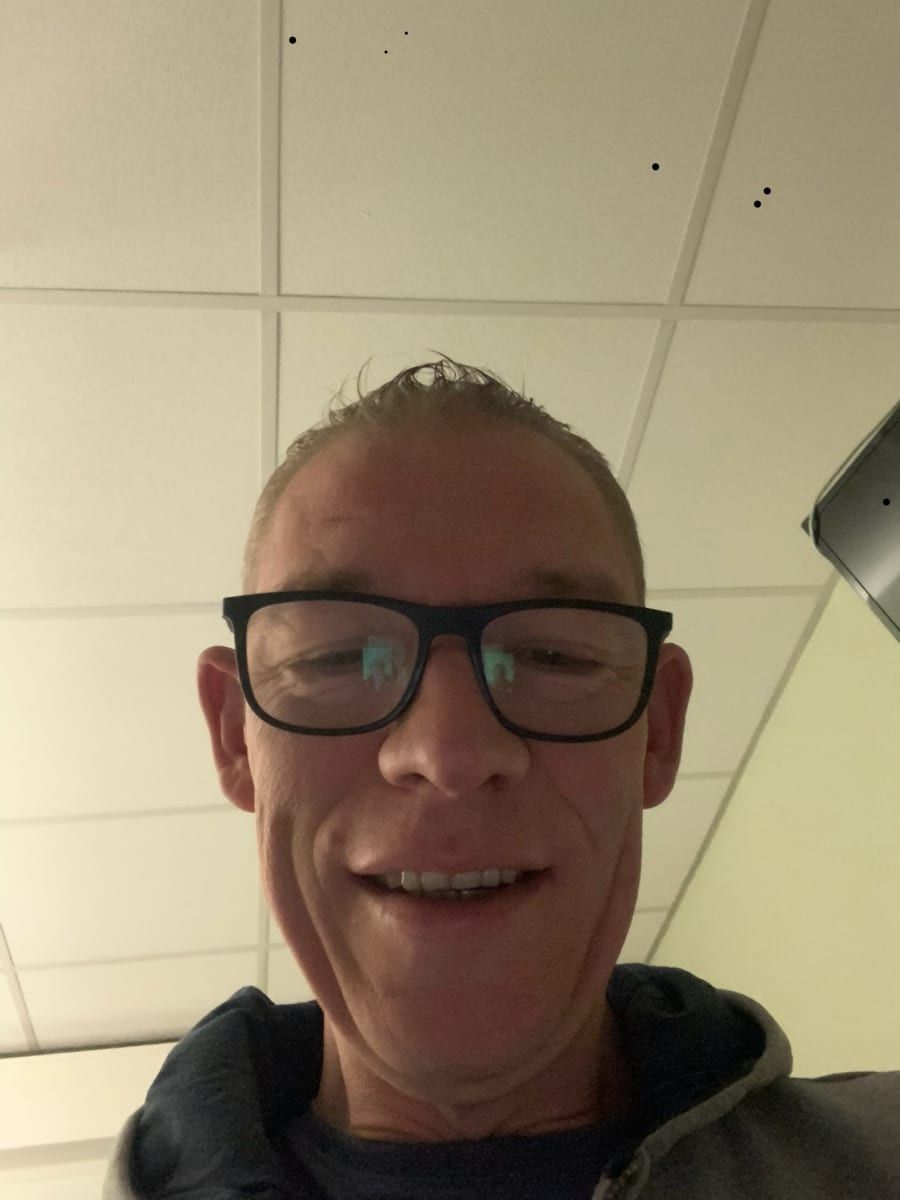 Faissel - Gay male à Praden Profil de Faissel, 40 ans, Gay male à Praden (Grisons)
